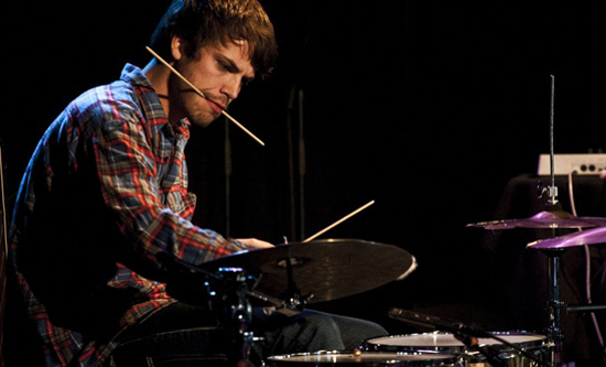 AVGARDE - BERGENS KONSERTSERIE FOR NY MUSIKK: OVER BROEN MED FANNY HOLMIN, BAY/OSLO MIRROR TRIO, DOFKA DUO M.FL.