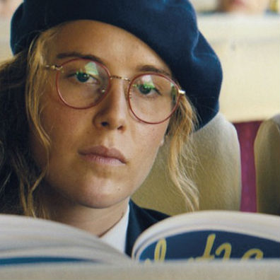 FILM: FINSTERWORLD - ironisk og svart humor om fasadesprekk